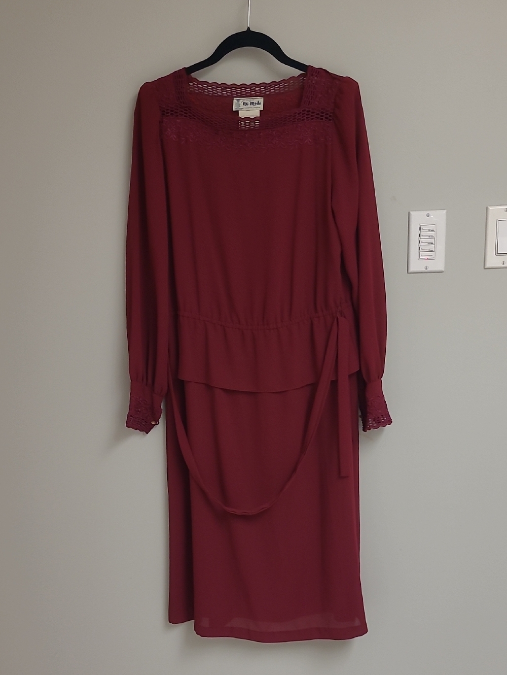 The House Of Nu- Mode Long-Sleeve Lace Yoke Midi Dress in Burgundy
